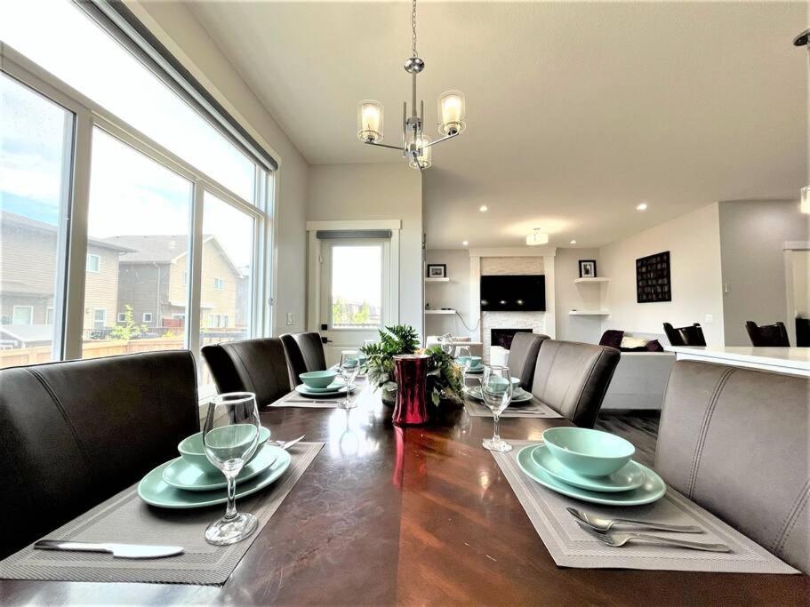 Villa Luxury Retreat For Large Groups à Calgary Extérieur photo